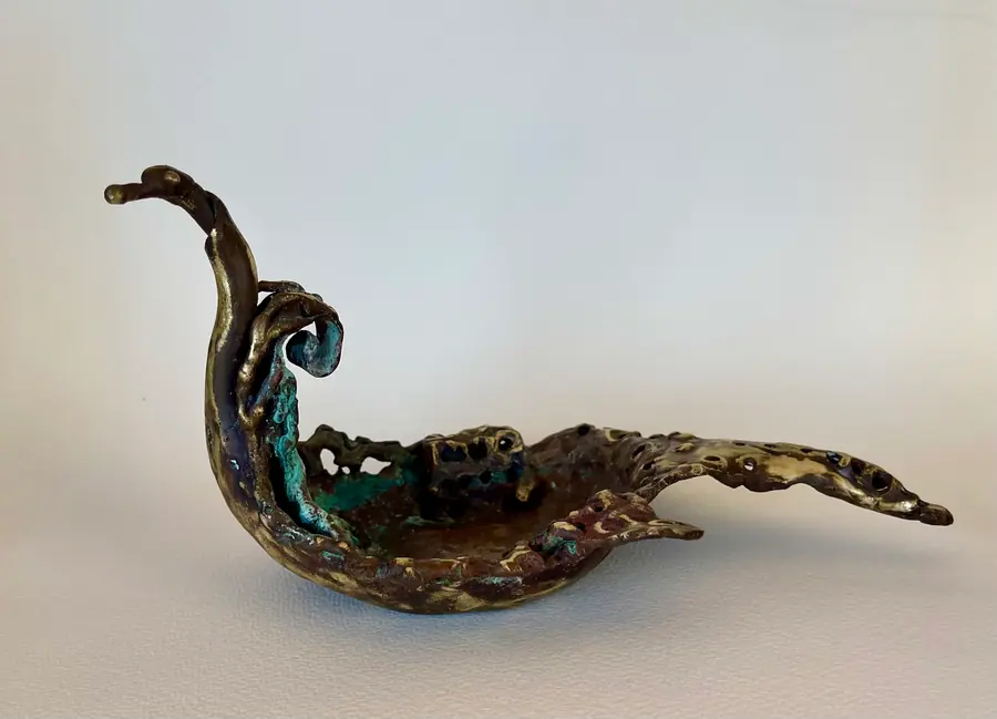 Le Cygne, Sculpture en laiton